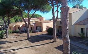 Studio Renove Dans Residence De Vacances Avec Grande Piscine Chauffee, Parking Et Terrasse