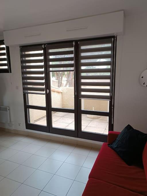 Studio Renove Dans Residence De Vacances Avec Grande Piscine Chauffee, Parking Et Terrasse Agde Extérieur photo